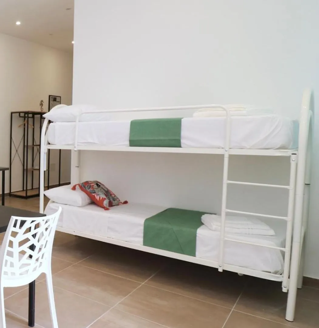 Fly Zone Naples Bed & Breakfast