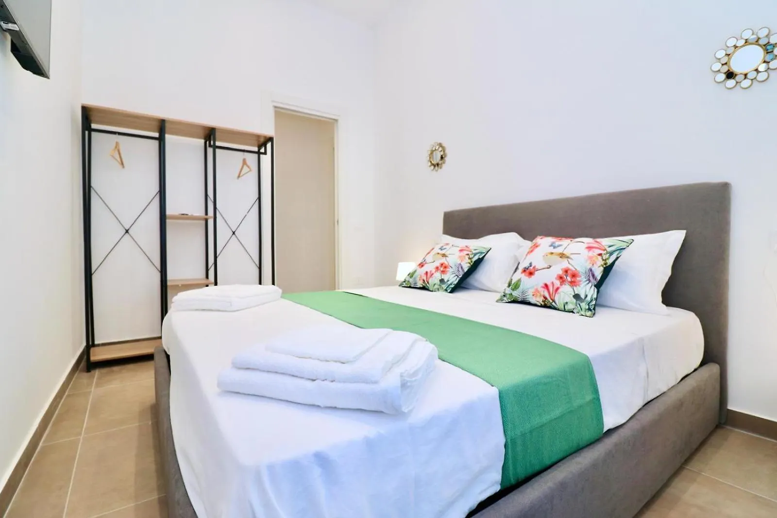 Fly Zone Naples Bed & Breakfast