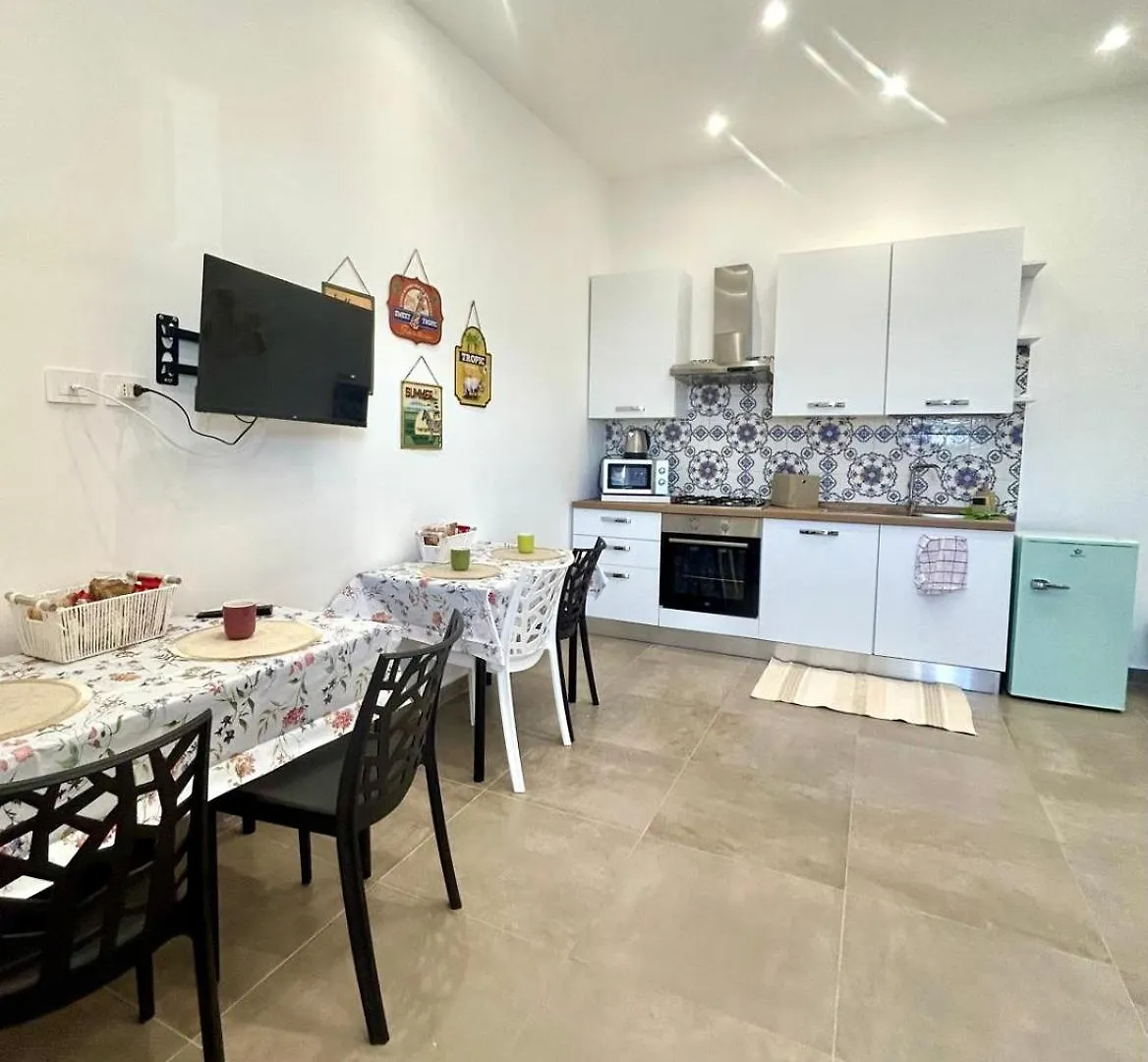 Fly Zone Naples Bed & Breakfast
