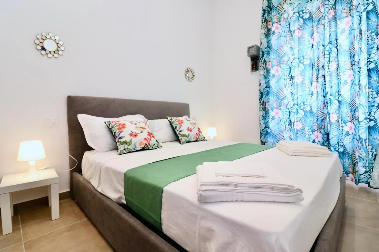 Fly Zone Naples Bed and Breakfast Bed & Breakfast